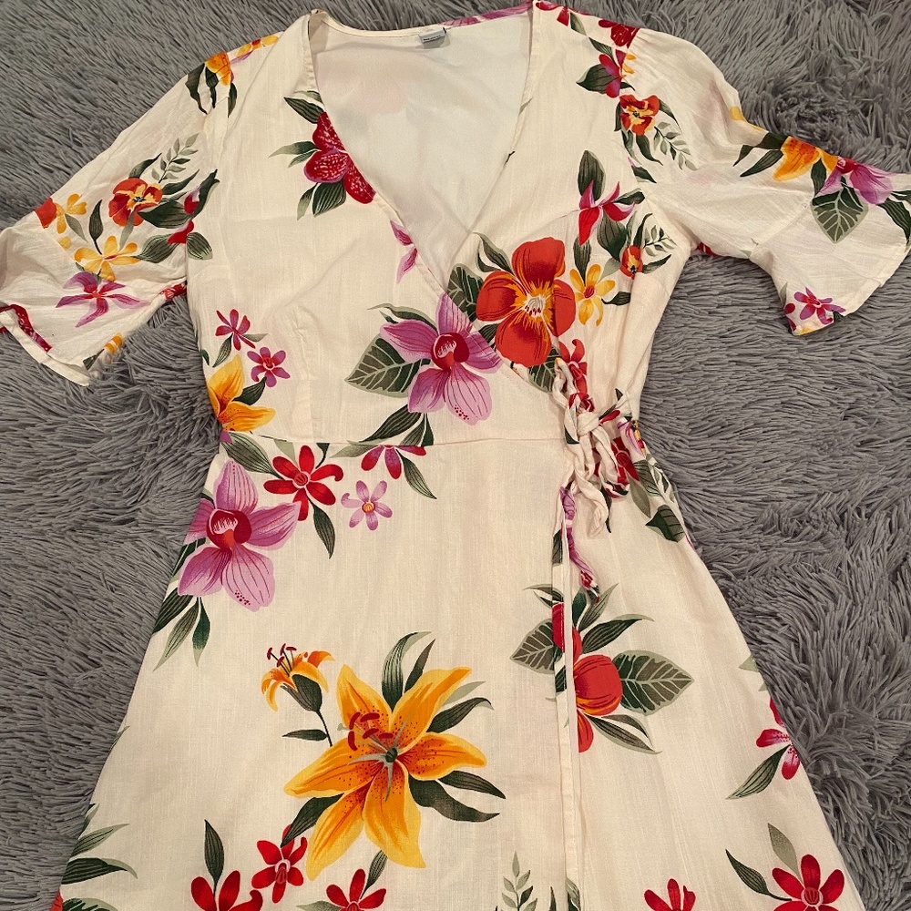 Women’s wrap dress